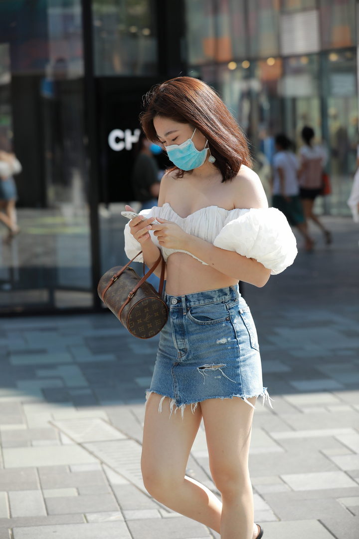 QD4356 套图129张-神兽街拍