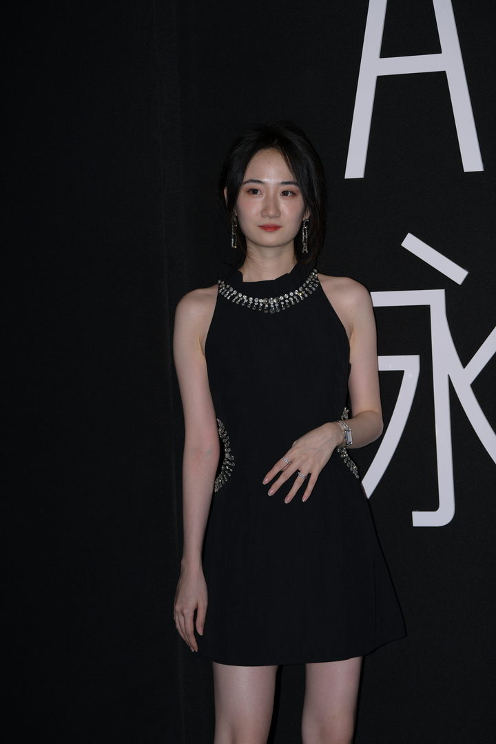 QD5365 套图131张-神兽街拍