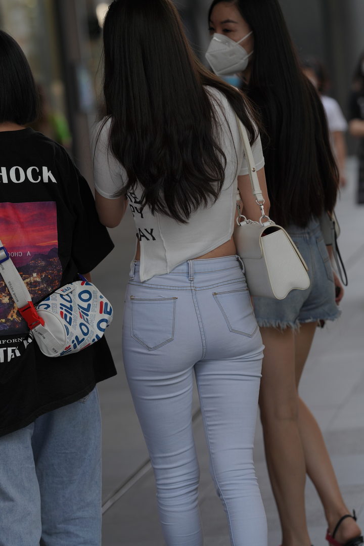 QD5388 套图57张-神兽街拍